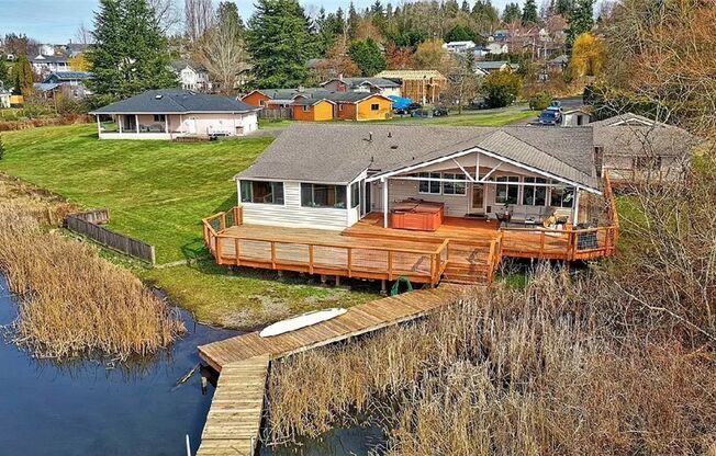 Lakefront living in Snohomish