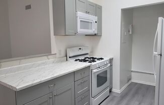 2 beds, 1 bath, 800 sqft, $1,650, Unit Apt B