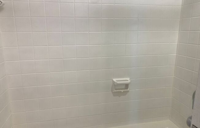 2 beds, 1.5 baths, 850 sqft, $1,795, Unit A03