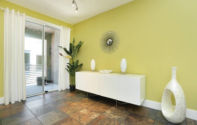 2 beds, 2.5 baths, $2,150, Unit #1130