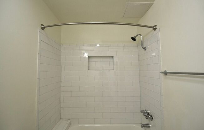 1 bed, 1 bath, 670 sqft, $1,895, Unit 06