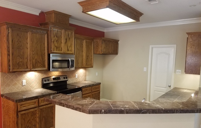 3 beds, 2 baths, $2,100