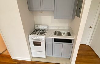 Studio, 1 bath, $1,800, Unit 41