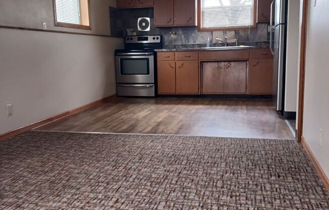 3 beds, 1 bath, $1,100