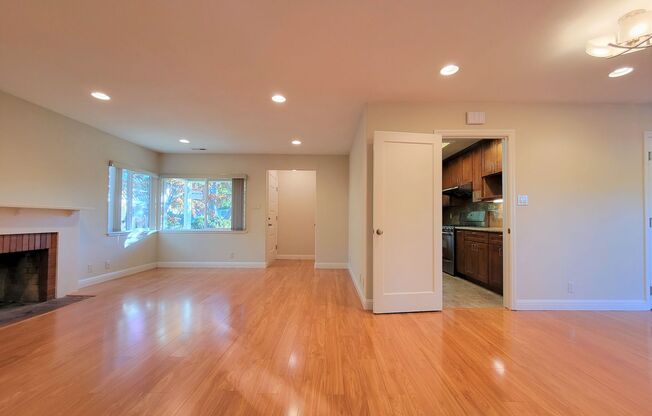 Updated Home in Palo Alto Available with Air Conditioning
