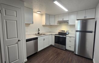 2 beds, 1 bath, $1,050, Unit Apt 3