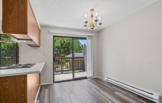 2 beds, 1.5 baths, 960 sqft, $1,395, Unit 12