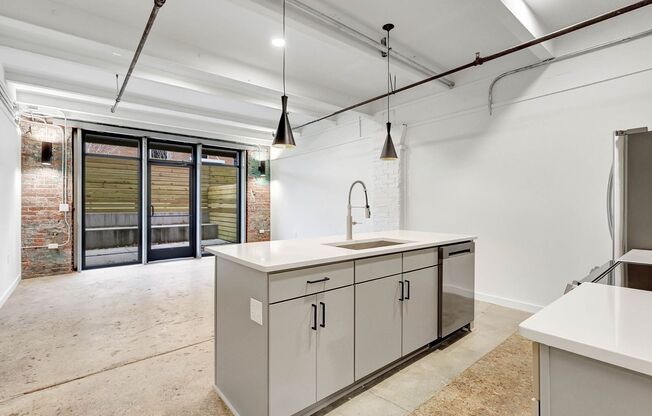 1 bed, 1 bath, 692 sqft, $1,740, Unit 108