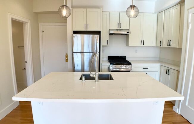 UPDATED Top Floor 1BR. DISHWASHER! IN-UNIT LAUNDRY!