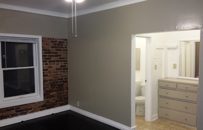 1725 N. Edgemont Street