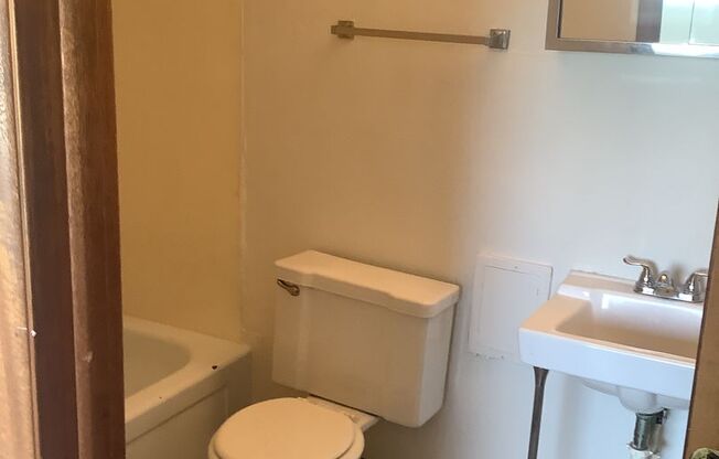 1 bed, 1 bath, $525, Unit 340.02