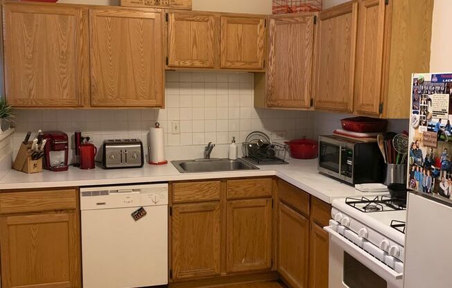 1 bed, 1 bath, $1,690, Unit 1900-2