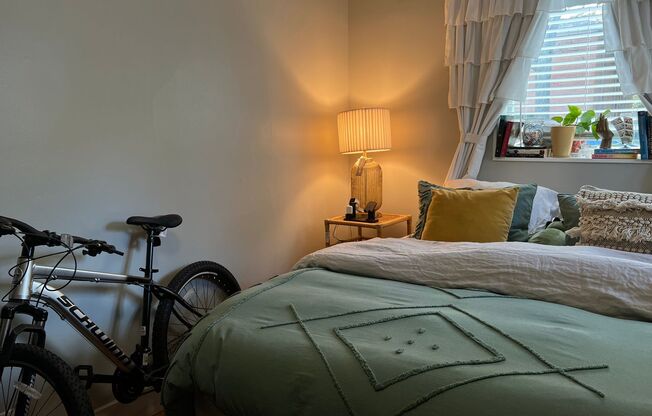 2 beds, 1 bath, 900 sqft, $1,895, Unit 436-20