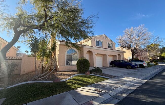 Townhouse with 2 Primary Bedrooms!