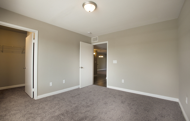 2 beds, 2 baths, $1,350, Unit # 204