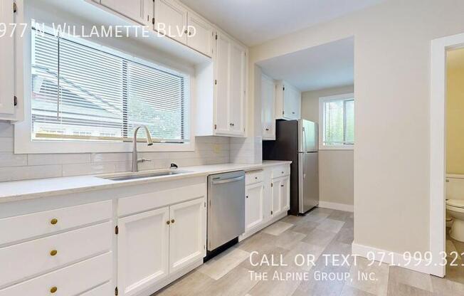 2977 N WILLAMETTE BLVD