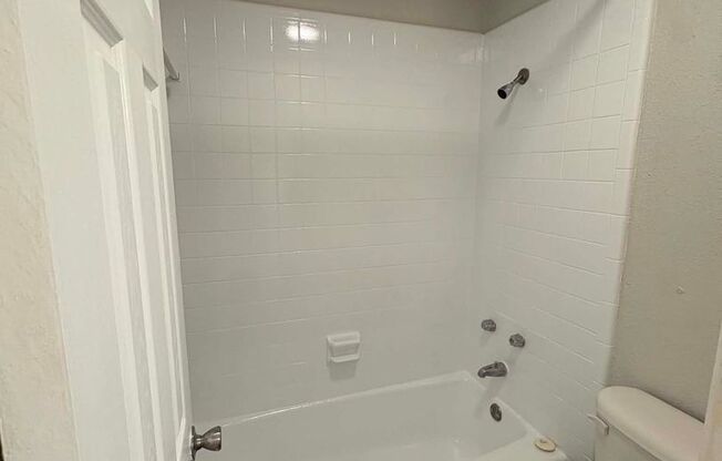 2 beds, 2 baths, 931 sqft, $1,225, Unit 02-0208