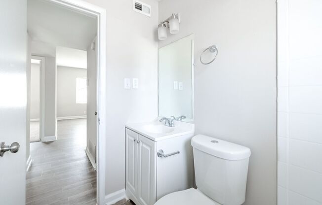 2 beds, 1 bath, 850 sqft, $1,200, Unit 26-E7