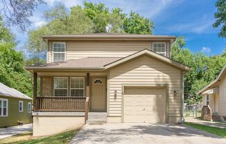 Wonderful 3 bed 2.5 Bath in Waldo! Available Now!