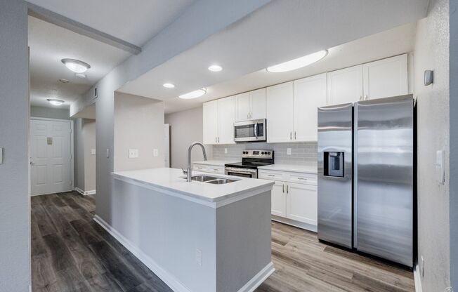 2 beds, 2 baths, 1,000 sqft, $1,450, Unit 2040