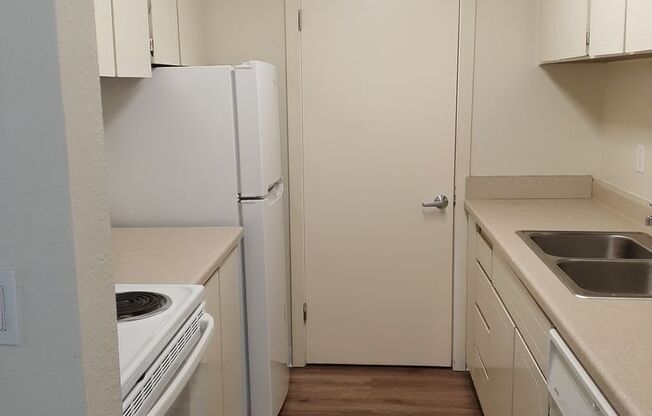 1 bed, 1 bath, 650 sqft, $965, Unit #207