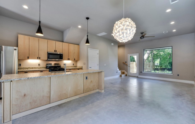 2900 GONZALES ST