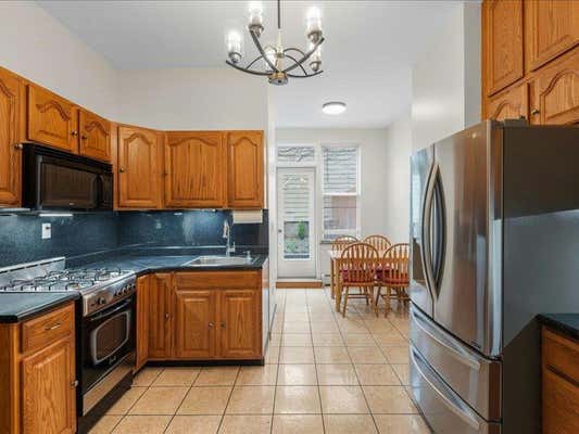 1 bed, 1 bath, 700 sqft, $2,400, Unit 1R