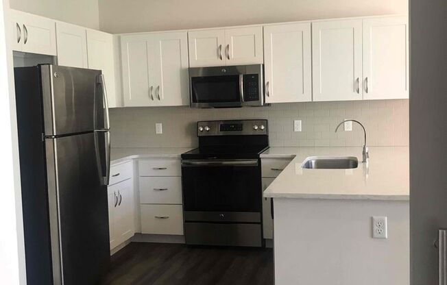 1 bed, 1 bath, 615 sqft, $1,595, Unit 3250-315