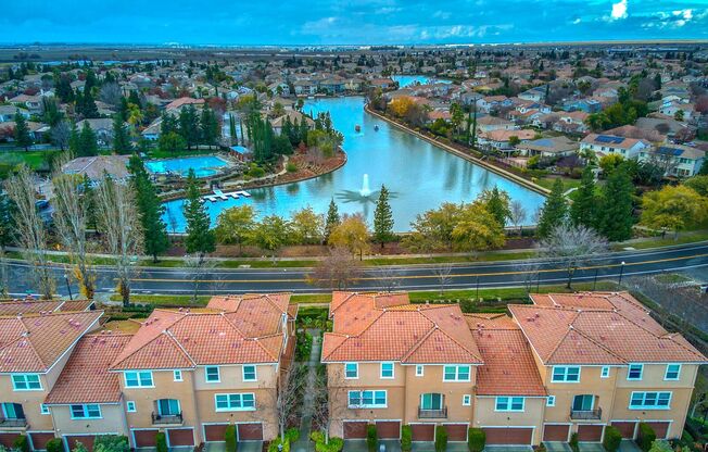 2 beds, 2 baths, $2,350