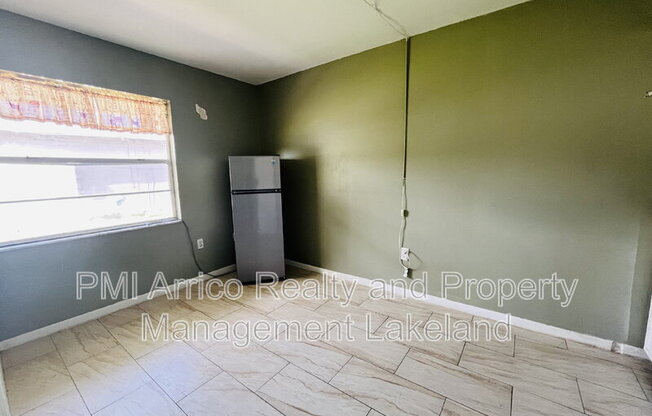 214 N CHESTNUT RD