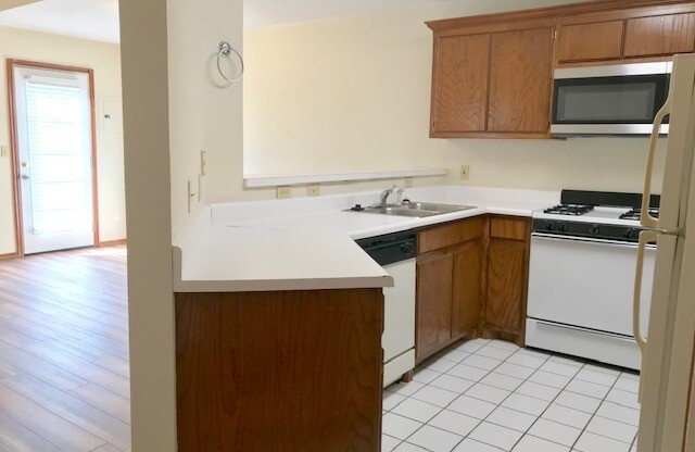 3300-3302 Ridgecrest Cir