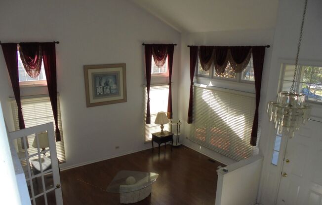 WOODLAND HILLS, BARTLETT SPACIOUS PET FRIENDLY 4BR 2.5 BA