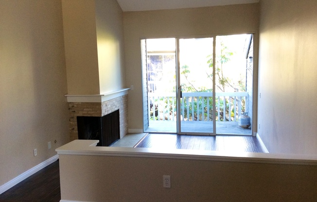 GORGEOUS 2 BEDROOM 1 BATH CONDO