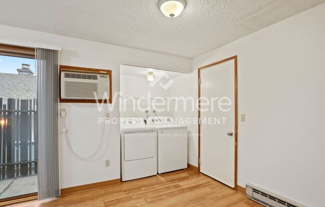 2 beds, 1.5 baths, $1,495, Unit 2706