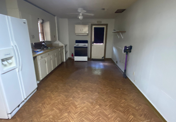 1115 HUGH WALLIS RD