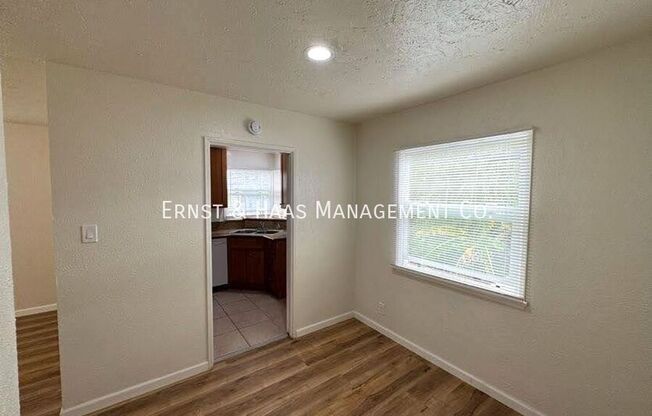 932 GARDENIA AVE