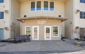 Updated 2bd/1ba Condo w/ Pool & Heated Parking!
