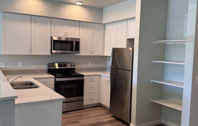 2 beds, 2 baths, 990 sqft, $1,425, Unit 211-H146