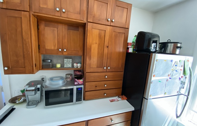 3 beds, 1 bath, $3,600, Unit 3