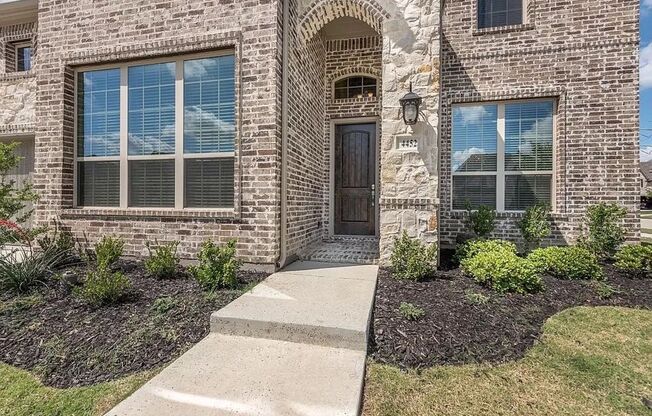 Prestigious 4 bedroom in Diamond Point Estates in Frisco!