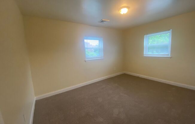 2 beds, 1 bath, $1,150, Unit 2600B