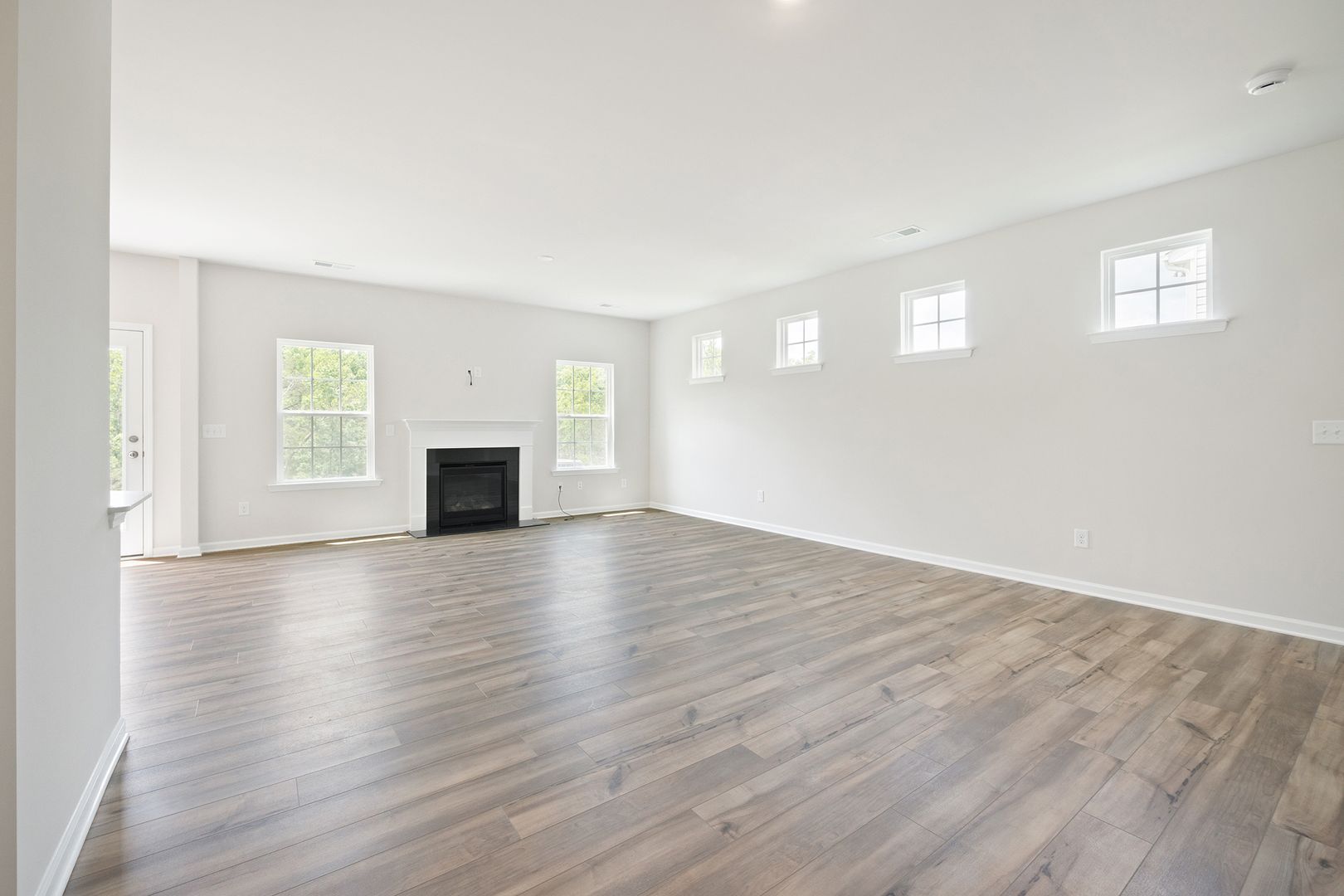 Brand New Smart Home in the Palisades Area!