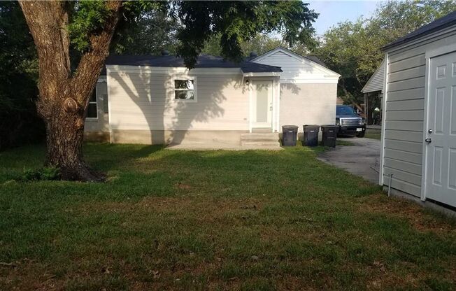 3 beds, 2 baths, $2,300