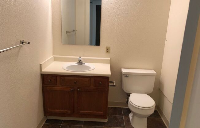 Studio, 1 bath, 400 sqft, $1,400