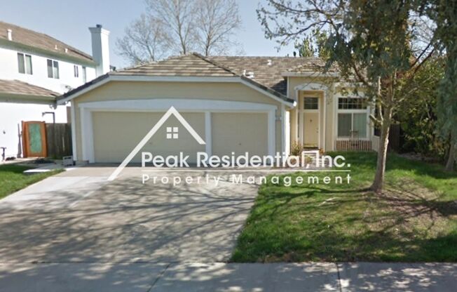 Charming Elk Grove 3bd/2ba House with 2 Car Garage