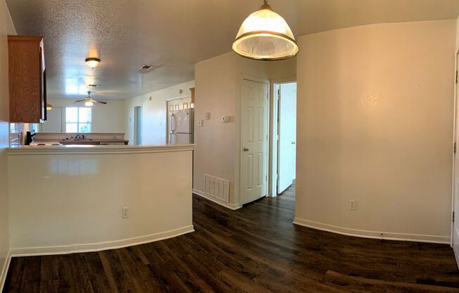 3 beds, 2 baths, 1,160 sqft, $925