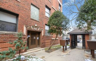 2 beds, 1 bath, 1,000 sqft, $1,495, Unit 4240 - 2W