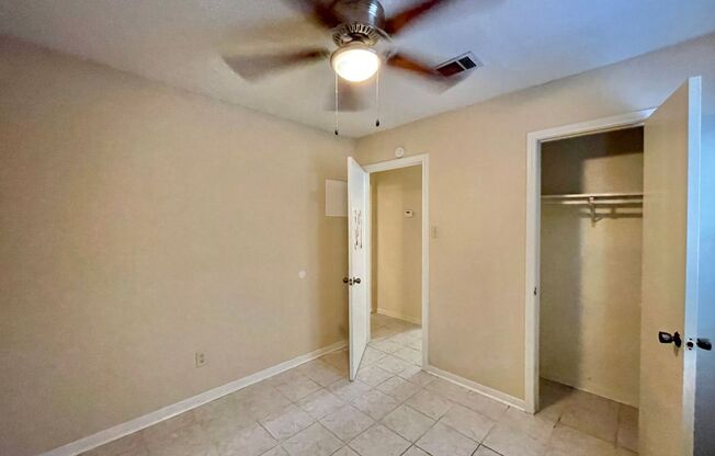 2 beds, 1 bath, 814 sqft, $975