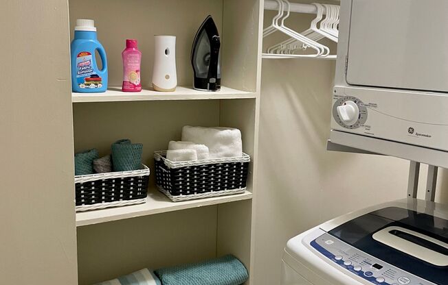 2 beds, 1 bath, 1,000 sqft, $2,375, Unit 1932KD-0T2