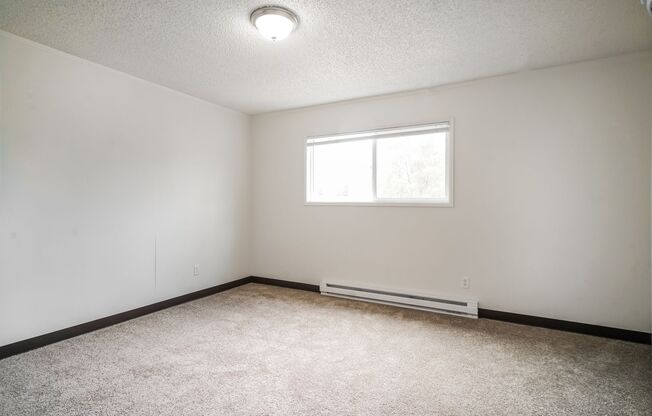 2 beds, 1 bath, 728 sqft, $1,400, Unit 825-29